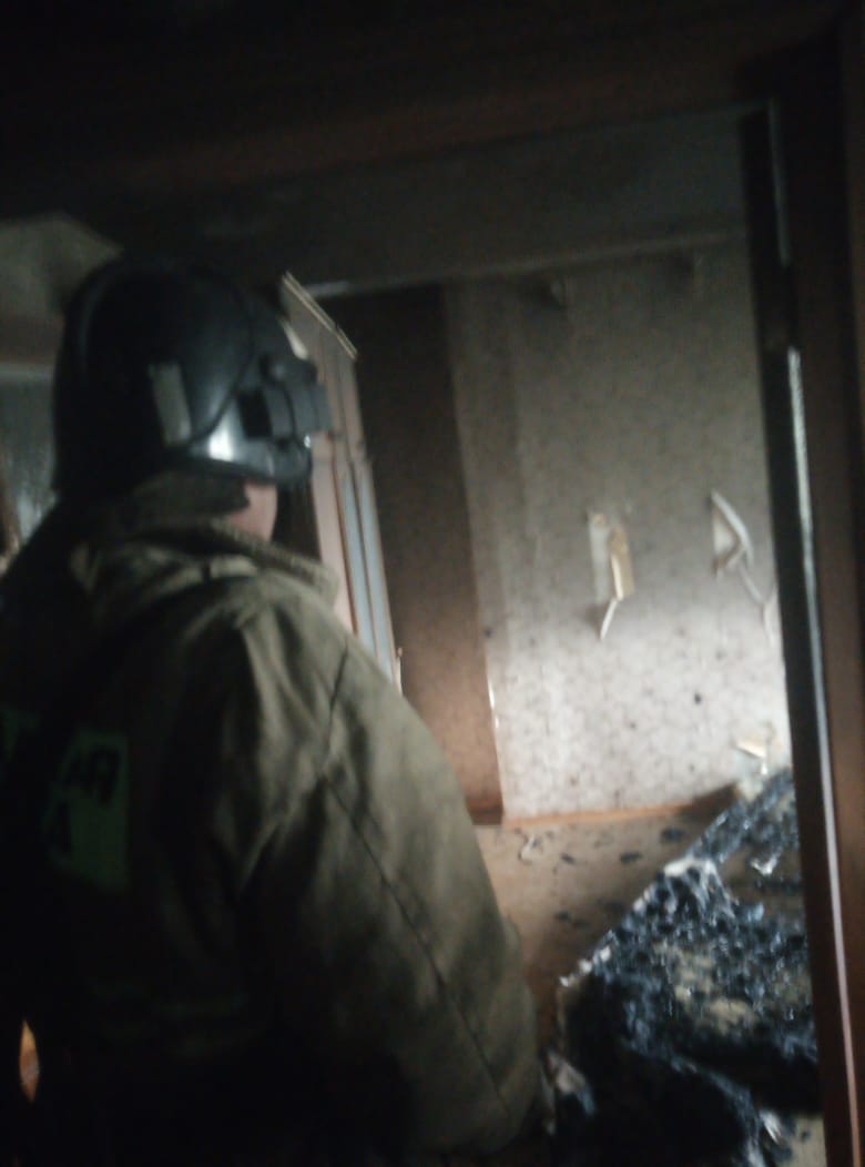 Спасатели ПЧ№5 ГКУ «Волгоспас» выезжали в Трусовский район на тушение пожара